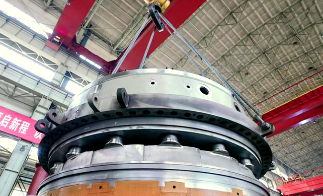 水轮机装配现场。受访者供图