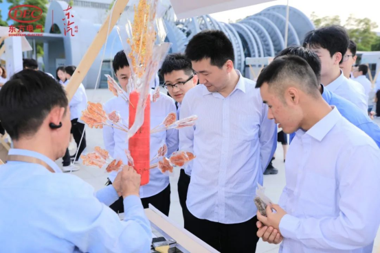 69FF18A7373B7FB713DA4D95E1B_54E3C985_C7B4A