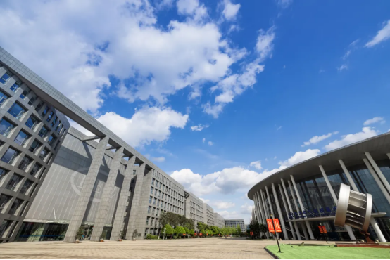 9903AE72363131A180E33C3C6B5_5D13784E_C89C3