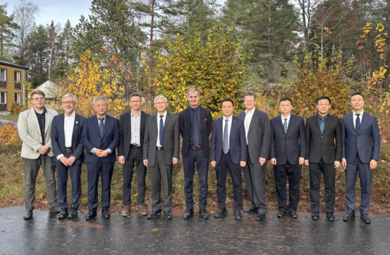 76DF954A7B21CF22B8FD43FA465_4B9B682D_C360A