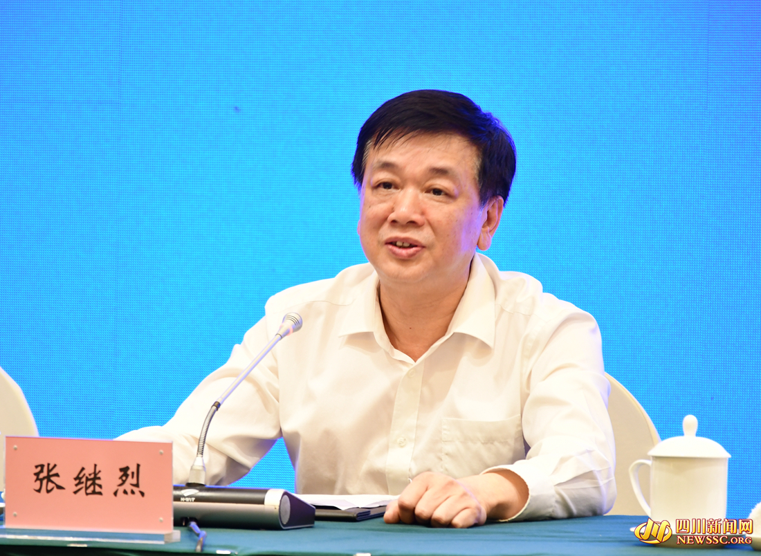 亿万先生集团副总司理、党组成员张继烈_副本.jpg